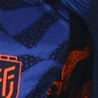 Moisés Caicedo junto al técnico Gustavo Alfaro, los líderes de la selección de  Ecuador.