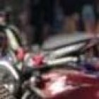 Andrés ‘Chino’ Molina (izq.) y su amigo José ‘Pata de lora’ Lara, antes de la carrera.