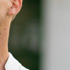 Es un actor y cantante ecuatoriano.