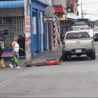 Un hombre fue 'descubierto' husmeando una alcantarilla.