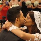 Con un beso Dayanara y Jonathan sellaron su enlace, entre el aplauso de los asistentes.