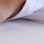 El cuerpo de Junior terminó baleado en un colchón.