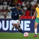 El zaguero William Pacho no tuvo problemas para acoplarse a la línea de tres zagueros que propuso el técnico Félix Sánchez Bas.