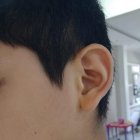 Los menores de edad pueden tener riesgo de sufrir daños en su órgano auditivo, en la gestación, durante el parto y en los primeros años de vida.