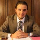 El jurisconsulto, a través de su cuenta de Twitter, informó que fue víctima de la delincuencia.