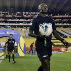 Augusto Aragón, será el árbitro central y seguro que será un show su intervención.