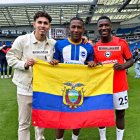 El orgullo ecuatoriano del Brihgton de Inglaterra, Jeremy Sarmiento, Pervis Estupiñán y Moisés Caicedo.