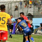 César Farías afirmó que reaccionó mal al golpear a dos jugadores de Delfín y pidió disculpas por su comportamiento.