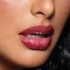 Recientemente se la ha visto en varias reuniones con sus amigos, aunque utilizando el grillete en su pie izquierdo.