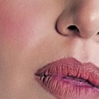 No ve televisión, se informa por plataformas digitales.