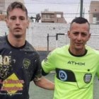 William Tapón junto al arbitro del torneo y el capitán del equipo adversario, momentos antes del ataque violento