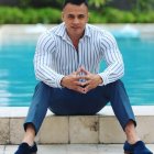 Arturo Vizcarra es un bailarín y actor, que ha participado en varias producciones nacionales.