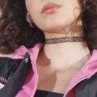 Frida Contreras muestra su versatilidad al vestir