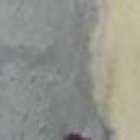 En la casa de su abuela, sobre una mesa, colocaron el cofre blanco con los restos de la inocente criatura. La noche del lunes 21 de agosto vecinos llegaron al sitio para solidarizarse.