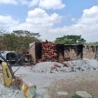 Carteles de clausura se colocaron en las instalaciones.