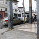 Este sábado en la zona aún se observaban rastros de sangre y marcas provocadas por los proyectiles.