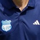 Óscar Cortés (der.) fue presentado en Emelec.