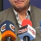 Ruby Valdivieso (der.) fue uno de los presentes en el anuncio respecto de Loja y Zamora Chinchipe.