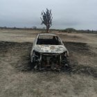 El carro fue encontrado totalmente quemado.
