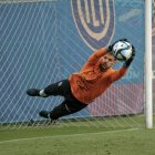 Javier Burrai, arquero de la selección de Ecuador.