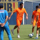 Leonardo Campana (centro) espera tener más minutos ante Chile.