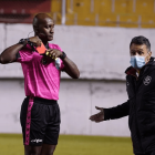 Augusto Aragón es el árbitro que más tarjetas rojas mostró en LigaPro 2023