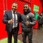 Antonio Valencia y Moisés Caicedo coincidieron en el Old Trafford.