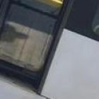 Una camioneta policial chocó contra una unidad del Trole.