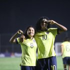 Las crack de la jugada del gol Mary Guerra (8)    dio el pase para que Doménica Arboleda (10) haga el gol.
