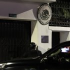 El momento del asalto de la Policía a la Embajada de México en Quito.