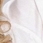 Andreína Bravo Es hija 

única

y en su casa le enseñaron a que todo se maneja con respeto y educación. No tolera a los malcriados.