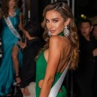 Nadia nació en Estados Unidos y es casada con  Sam Webb, que tiene sus raíces australianas, por lo que domina perfectamente el inglés, tanto que ni ella le suele entender.