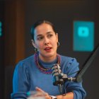 Alondra Santiago causó polémica por realizar una parodia del Himno Nacional.