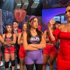 Participante Nathaly Alcívar enfrentando al jurado.