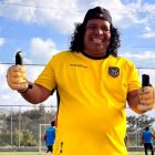 Jacinto Espinoza participa en juegos amistosos junto a exintegrantes de la Tricolor.