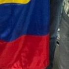 Un grupo de hinchas manabitas se encontraron en el aeropuerto de El Salvador y aprovecharon para fotografiarse y hablar de fútbol, antes del partido de la Tri.