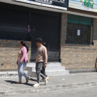 La barbería en la que ocurrió el hecho sangriento permanece cerrada. Los moradores están preocupados por la inseguridad.