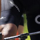 El ciclista ecuatoriano (c) fue el más destacado en el ascenso de la etapa 19 del Tour de Francia por lo que terminó cuarto con el título de Rey de la Montaña