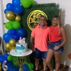 Jonathan 'la Polilla', mientras vivía, junto a su esposa.