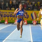 Anahí Suárez (i) junto a Ángela Tenorio (c) competirán por Ecuador en los Juegos Olímpicos París 2024