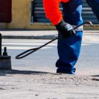 Los trabajadores municipales realizaron una inspección visual de los postes semafóricos en varios sectores del centro y sur de la ciudad.