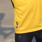 Don ‘Da’ es recibido como estrella de rock en cada uno de sus recorridos por su barrio .