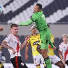 José David Contreras, portero de Barcelona (d), fue el jugador del partido. Su defensa permitió la omnipresencia del rival. Este no estuvo cerca de la eficacia.