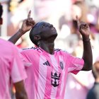 Allen Obando celebró y apuntó al cielo tras su primer gol con Inter Miami.
