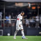 Neymar Jr no ocultó su decepción tras el abultado marcador y terminó llorando.