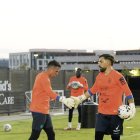 Gonzalo Valle y Hernán Galíndez arqueros de Ecuador.