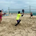 Uno de los cotejos de la categoría Mixta en la octava parada en Playas.