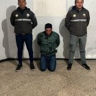 El sujeto fue ubicado mientras veía un evento dentro de un coliseo.