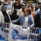 Simpatizantes de Aquiles Álvarez en Quito, mientras avanzaba audiencia en el Complejo Judicial Norte.