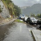 Cierres viales por lluvias en Quito.